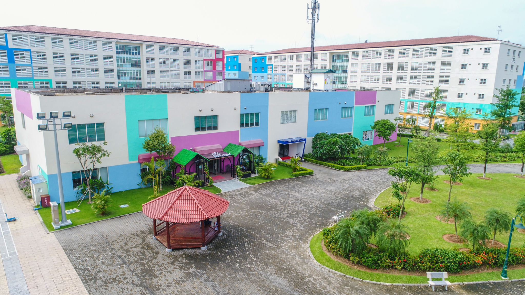 Toàn bộ tiện ích khiến khu ký túc xá như một thành phố thứ nhì cho hàng chục nghìn nhân viên Samsung