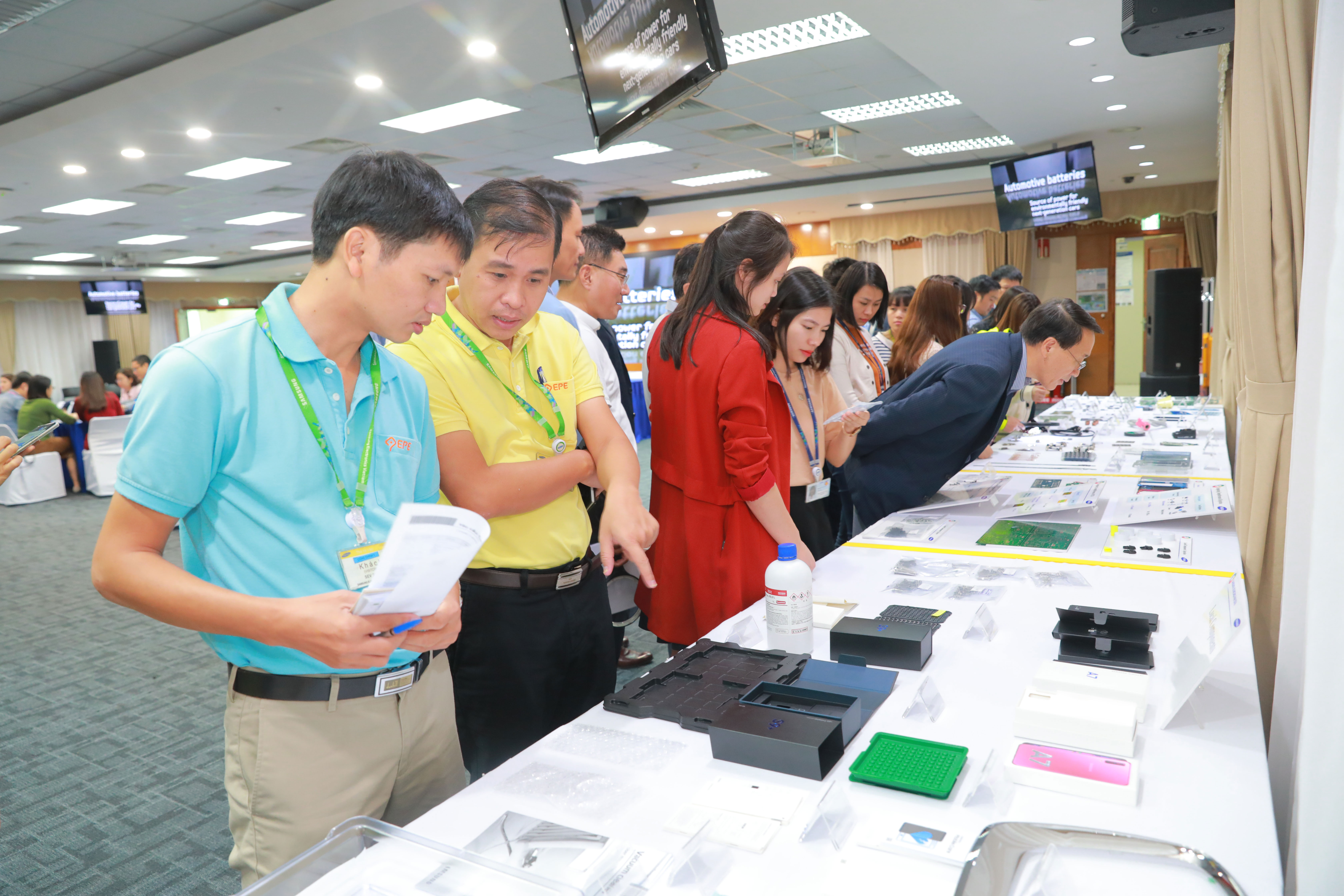 SamSung thường xuyên phối hợp với Bộ Công Thương để tổ chức các buổi triển lãm công nghiệp phụ trợ Việt