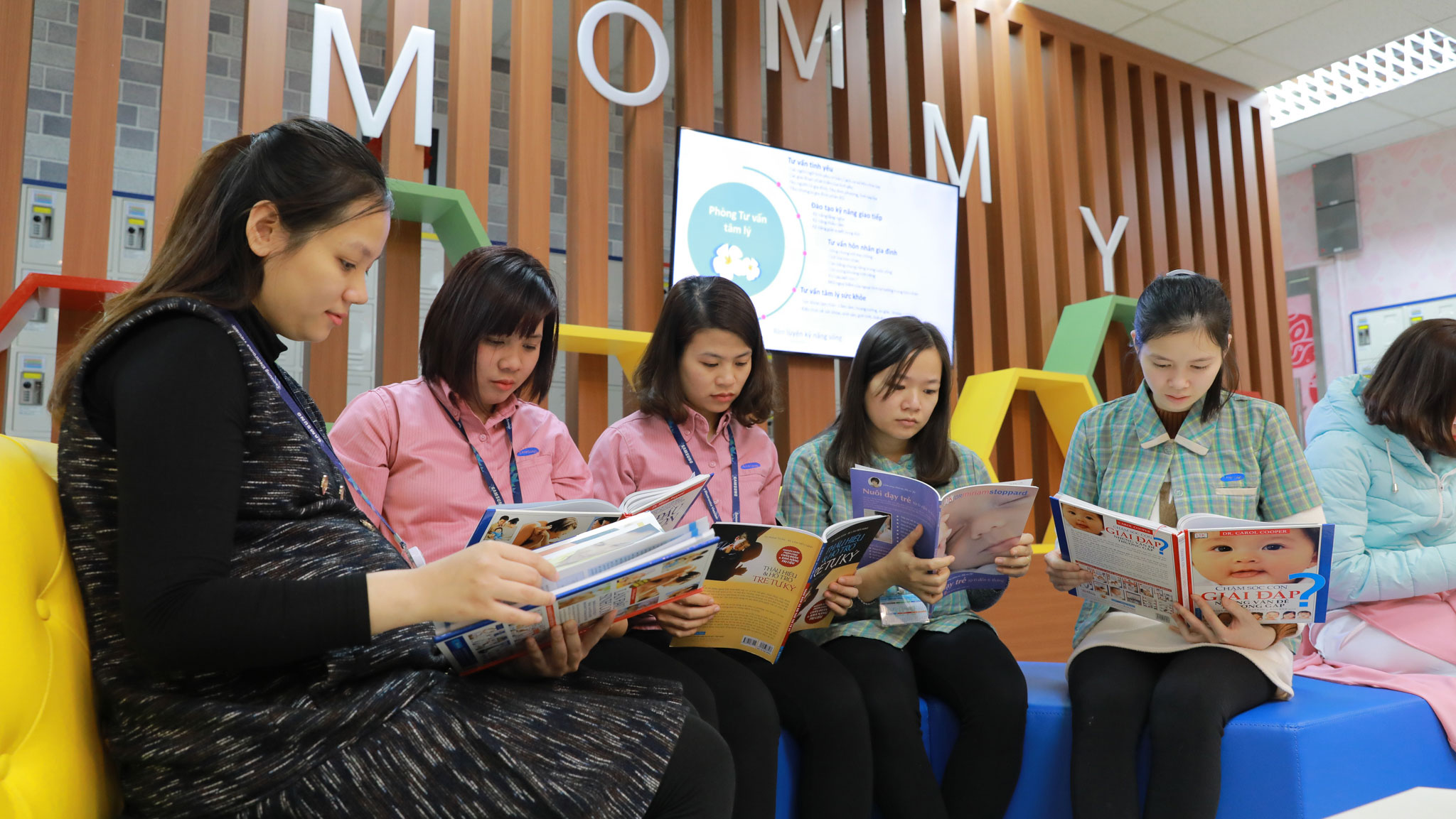 Mommy room - Nơi nghỉ ngơi và trao đổi kiến thức cho nhân viên mang thai và nuôi con nhỏ