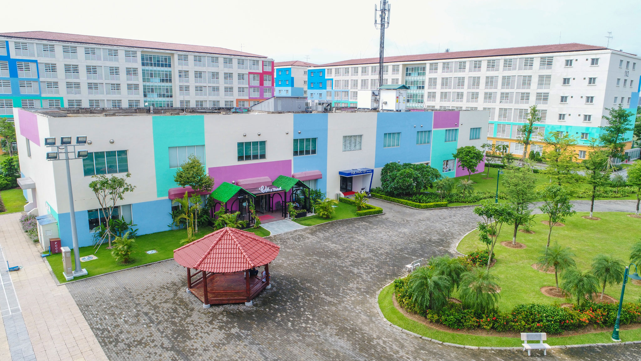 Toàn bộ tiện ích khiến khu ký túc xá như một thành phố thứ nhì cho hàng chục nghìn nhân viên Samsung